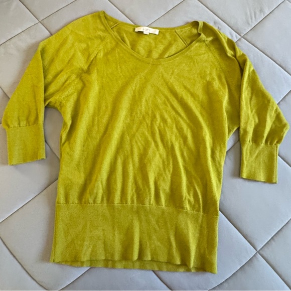 LOFT Sweaters - LOFT Olive Green Scoop Neck Pullover Sweater
